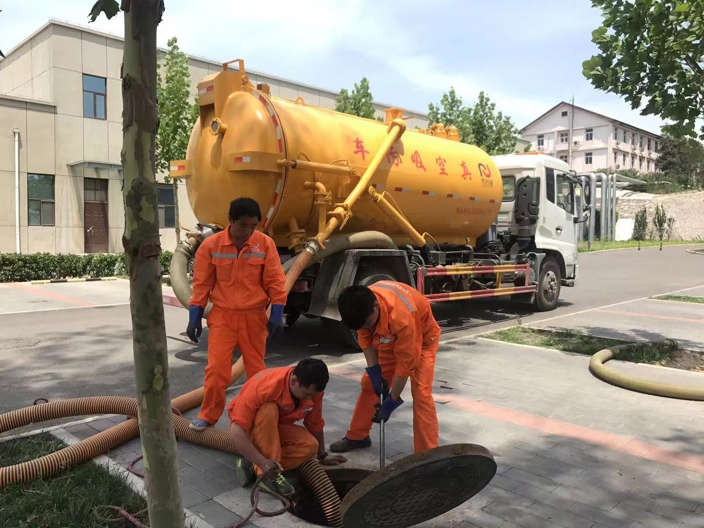 舞阳化粪池清理与5-8吨吸粪车施工效率分析